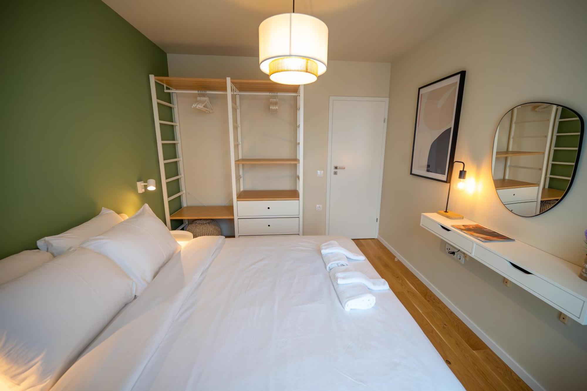 Design 1Bdr Apartment Near City Center Sofia Bagian luar foto