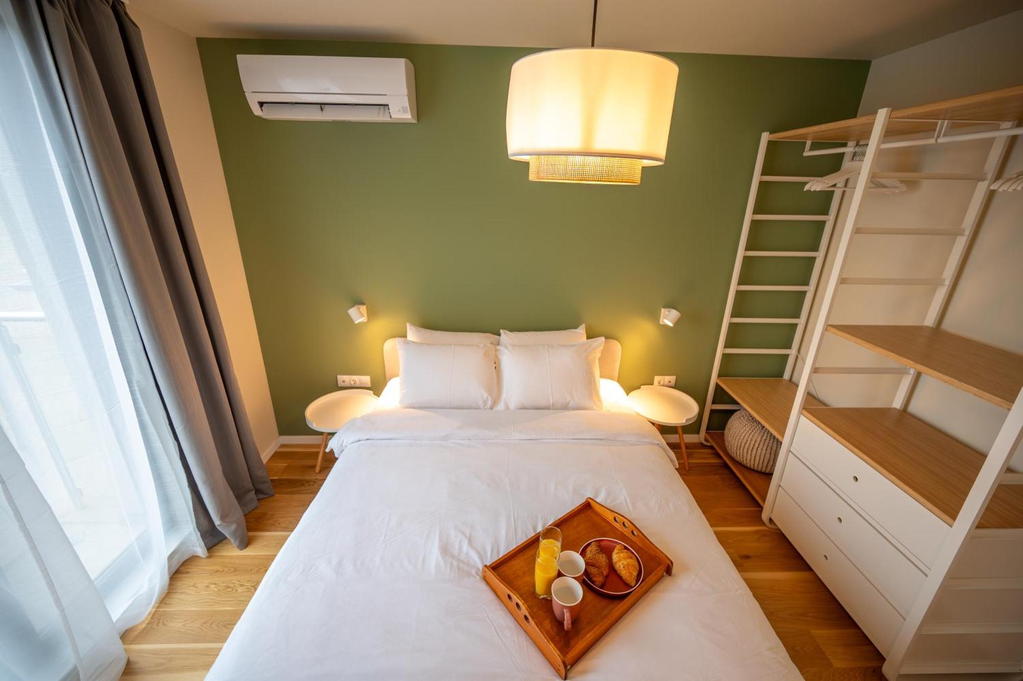 Design 1Bdr Apartment Near City Center Sofia Bagian luar foto